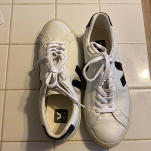 Veja, Black and White Tennis Shoes, Womens Size 8, Good/Used condition